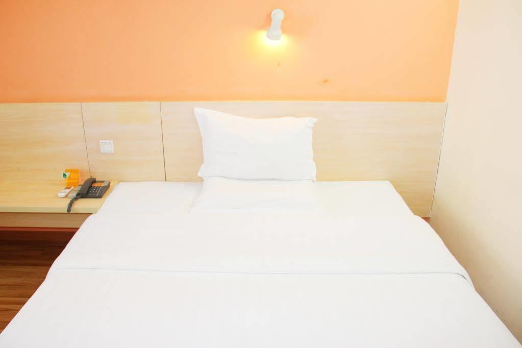 7Days Inn Beijing Liujiayao Station Exterior foto